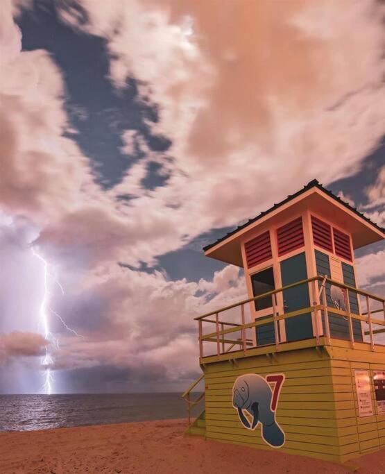 Beachway Per Ankh Pompano Beach Bagian luar foto