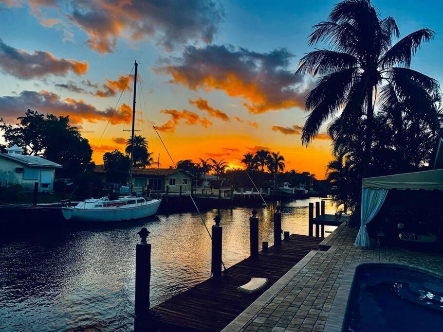Beachway Per Ankh Pompano Beach Bagian luar foto