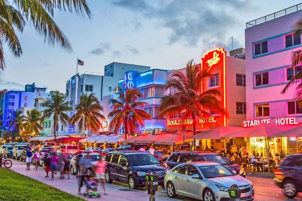 Beachway Per Ankh Pompano Beach Bagian luar foto