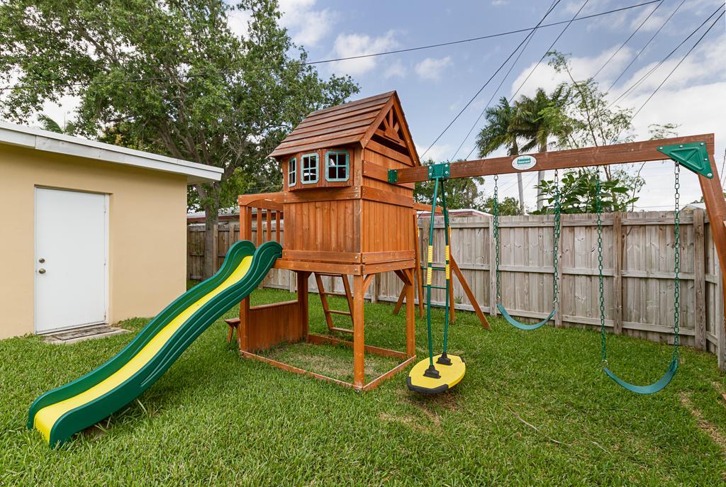 Beachway Per Ankh Pompano Beach Bagian luar foto